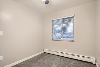 9375 E 17th Ave in Aurora, CO - Building Photo - Building Photo