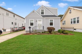 98 Ethel St in Valley Stream, NY - Building Photo - Building Photo