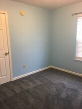 208 Airport Road in Vine Grove, KY - Building Photo - Building Photo