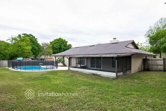916 Tarawood Ln in Valrico, FL - Foto de edificio - Building Photo