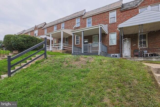 2500 W Cold Spring Ln in Baltimore, MD - Building Photo - Building Photo