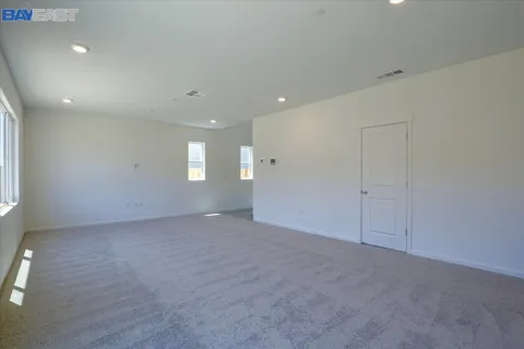 5329 Guenoc Valley Ln in Antioch, CA - Building Photo - Building Photo