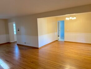 2720 Kincaid Dr in Woodridge, IL - Building Photo - Building Photo