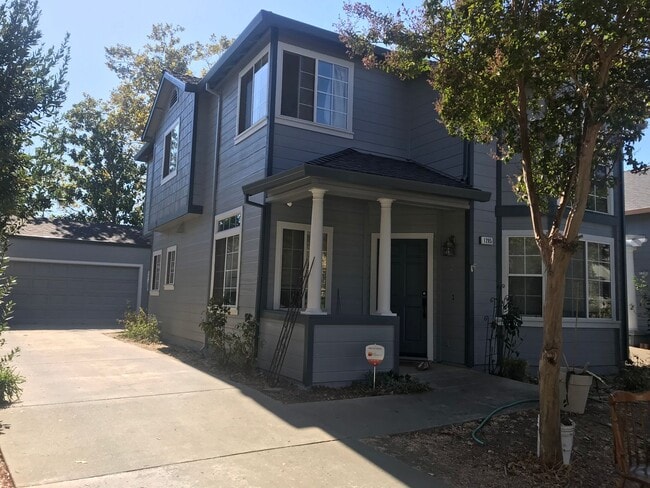 property at 1285 Farragut Cir