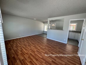 45426 17th St W in Lancaster, CA - Building Photo - Building Photo