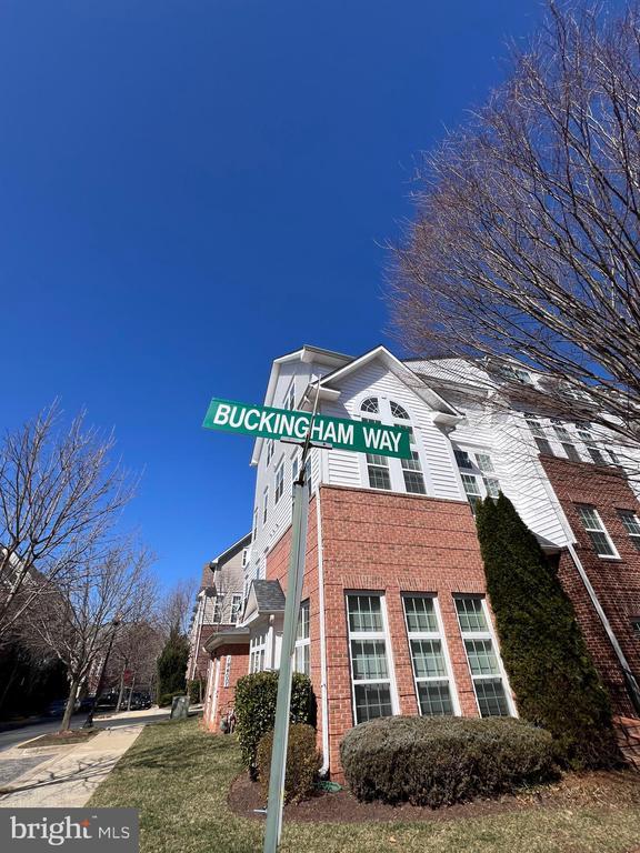 19400 Buckingham Way in Germantown, MD - Building Photo - Building Photo