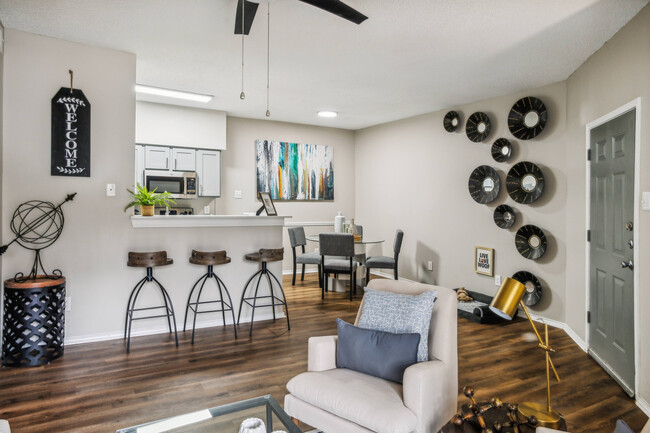 Collin Creek in Plano, TX - Foto de edificio - Building Photo