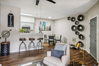 Collin Creek in Plano, TX - Foto de edificio - Building Photo