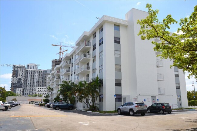 16465 NE 22nd Ave in Miami, FL - Building Photo - Building Photo