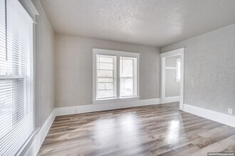 328 Parkway Ave in Oshkosh, WI - Building Photo - Building Photo