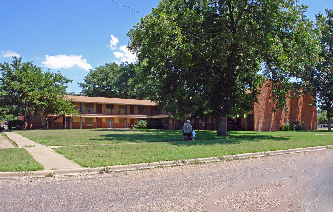 612 W 8th St in Plainview, TX - Building Photo