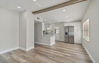 1914 E Crenshaw St in Tampa, FL - Building Photo - Building Photo