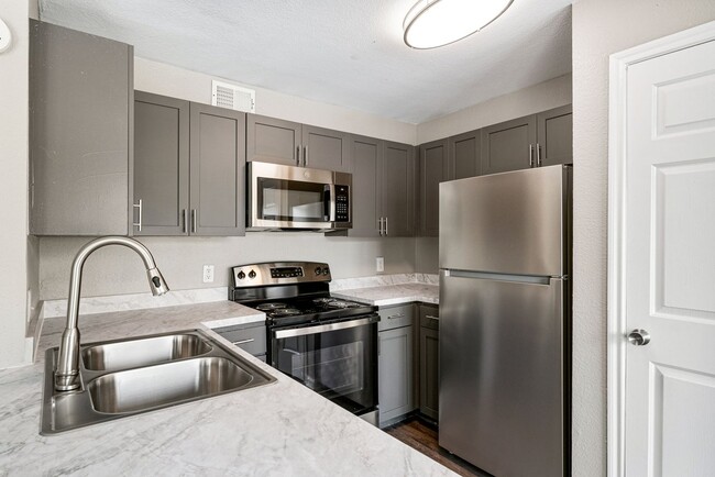 The Parker Apartment Homes in Edmond, OK - Building Photo - Building Photo