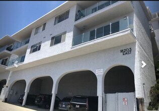 18203 Coastline Dr, Unit #7 in Malibu, CA - Building Photo - Building Photo
