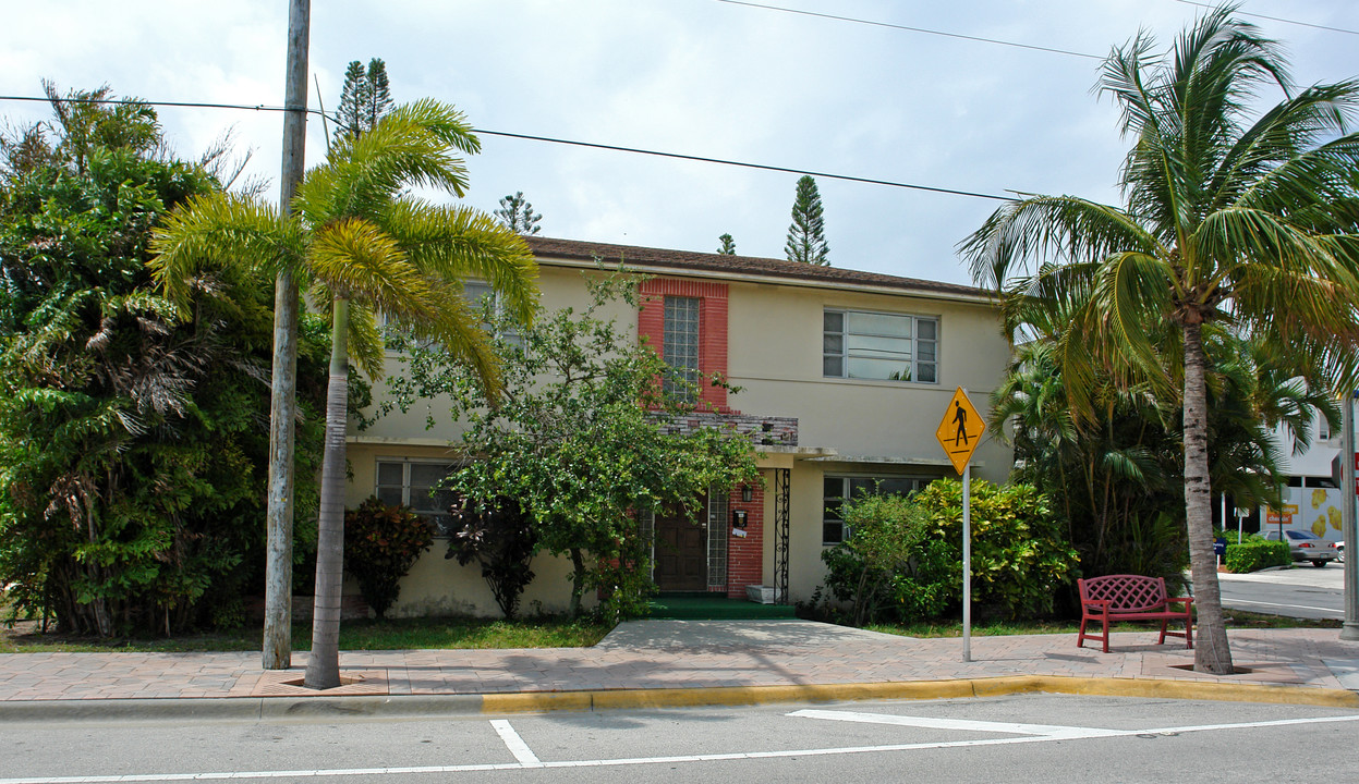 115 Lucerne Ave in Lake Worth, FL - Building Photo