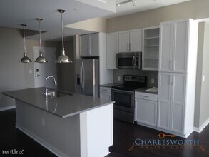 1080 Peachtree St NE in Atlanta, GA - Building Photo - Building Photo