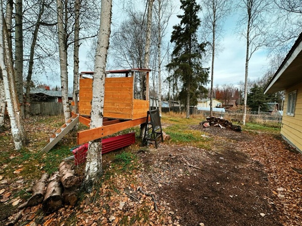 147 Ocean Park Dr in Anchorage, AK - Building Photo
