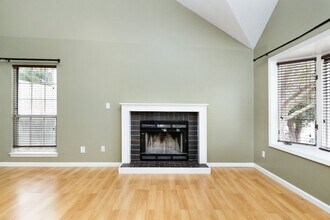 1829 Concord Ln in Manhattan, KS - Building Photo - Building Photo