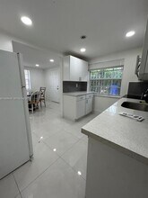 407 NW 33rd St in Miami, FL - Building Photo - Building Photo