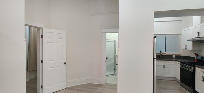 1331 S Park Ave in Pomona, CA - Building Photo - Building Photo