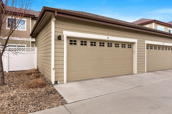 property at 5020 Cinquefoil Ln