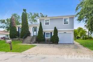 4440 Trailside Ct in Hoffman Estates, IL - Building Photo