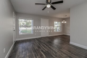 1423 N Tremain St in Mount Dora, FL - Foto de edificio - Building Photo