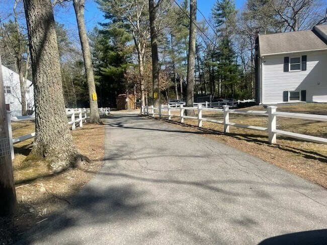 111 Leonard St in Raynham, MA - Building Photo - Building Photo