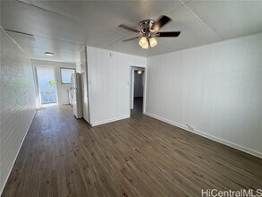 1116 Isenberg St in Honolulu, HI - Building Photo - Building Photo