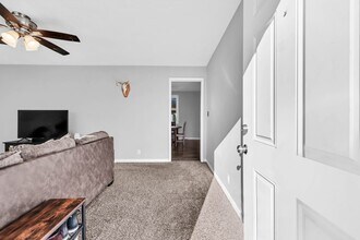 215 Aster Dr in Clarksville, TN - Building Photo - Building Photo