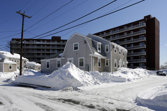 4-72 Taffrail Rd in Quincy, MA - Foto de edificio - Building Photo