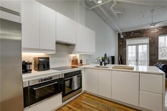 3235 Roswell Rd NE, Unit 703 in Atlanta, GA - Building Photo - Building Photo