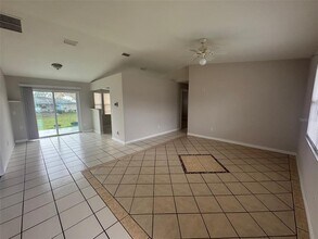 518 Providence Blvd in Deltona, FL - Building Photo - Building Photo
