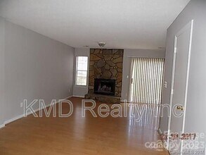 6425 Windsor Gate Ln in Charlotte, NC - Building Photo - Building Photo