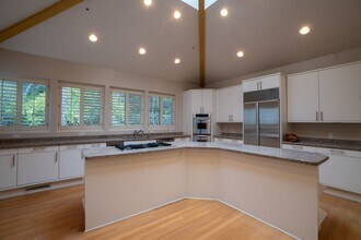 671 Manresa Ln in Los Altos, CA - Building Photo - Building Photo