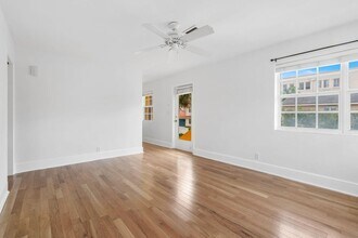 223 Park Ave in Palm Beach, FL - Building Photo - Building Photo