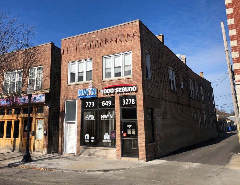 2914 W Irving Park Rd in Chicago, IL - Building Photo