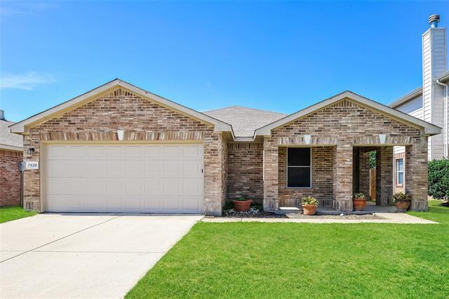 7928 Hidden Brook Dr in Fort Worth, TX - Building Photo