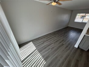 820 Carpenter Dr in Las Vegas, NV - Foto de edificio - Building Photo
