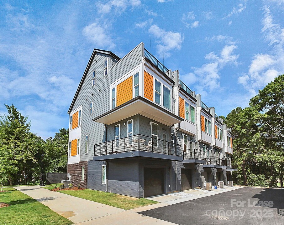 1103 Shuman Vw Ct in Charlotte, NC - Foto de edificio