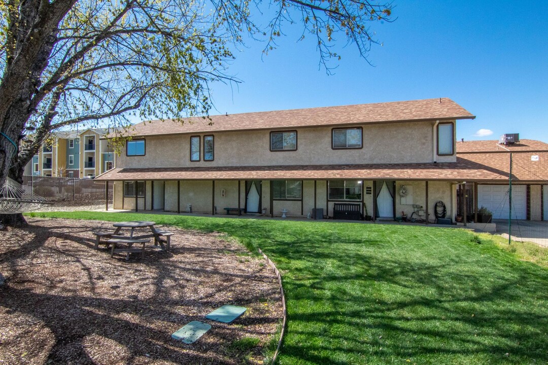 3345 Magnums Way in Redding, CA - Building Photo
