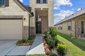 23011 Birmingham Grv Ln in Tomball, TX - Building Photo - Building Photo