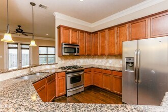 5819 Petty St in Houston, TX - Building Photo - Building Photo