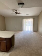 2107 W Tudor Ln in Hanford, CA - Building Photo - Building Photo