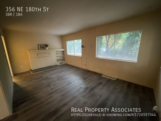 356 NE 180th St in Shoreline, WA - Building Photo - Building Photo
