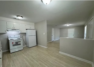 251 Lawrence Rd in Jackson, MS - Building Photo - Building Photo