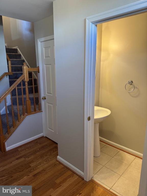 property at 113 Pinecove Ct