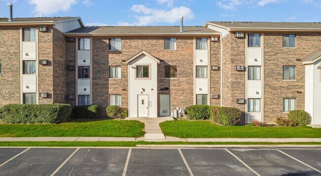 18 Echo Ct, Unit Unit 14 in Vernon Hills, IL - Building Photo - Building Photo