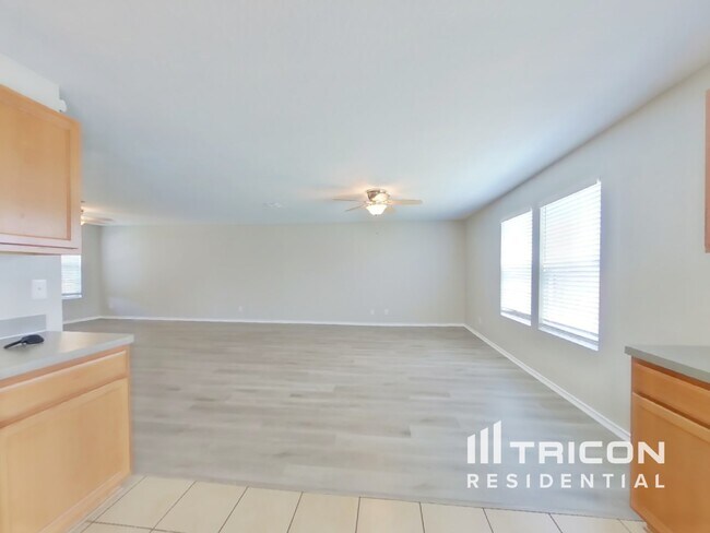 10038 Wolfe Xing in San Antonio, TX - Building Photo - Building Photo