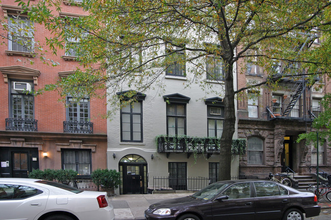 54 Morton St in New York, NY - Building Photo - Building Photo